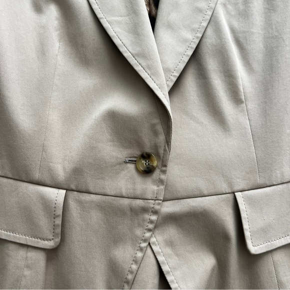 💸SOLD💸 Dolce & Gabbana Vintage Blazer | Tan Cotton | Leopard Lining | Size 44 M - Picture 3 of 7